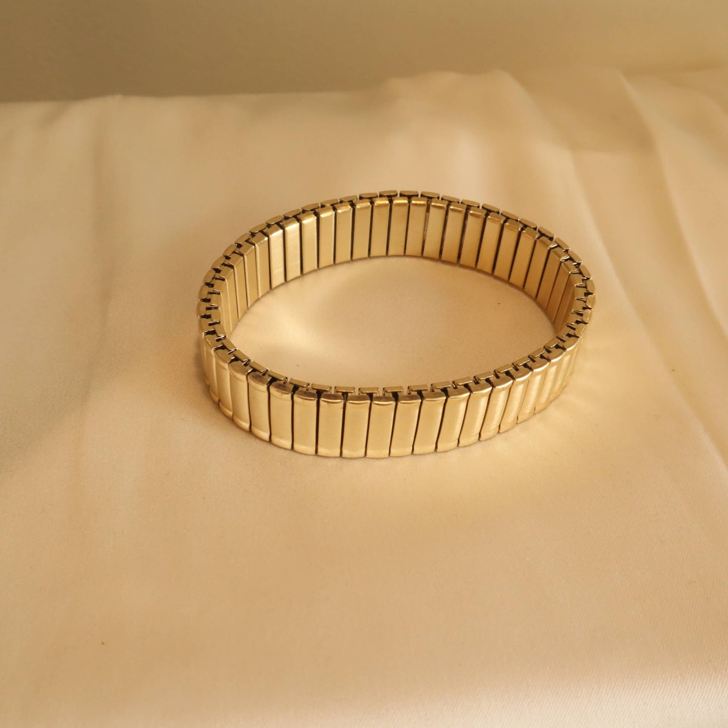 Sand Dune Coil Expandable 18K Gold Plated Bangle