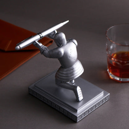 Bigsmall Knight Pen Holder