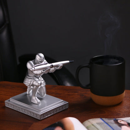 Bigsmall Knight Pen Holder