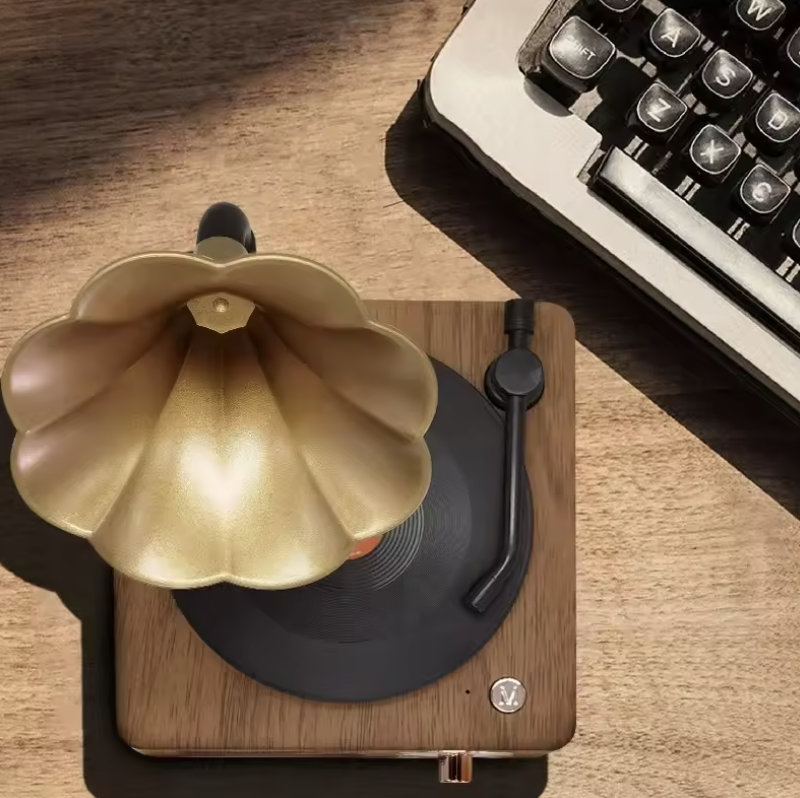 Retro Gramophone Bluetooth Speaker with Rotating Disc